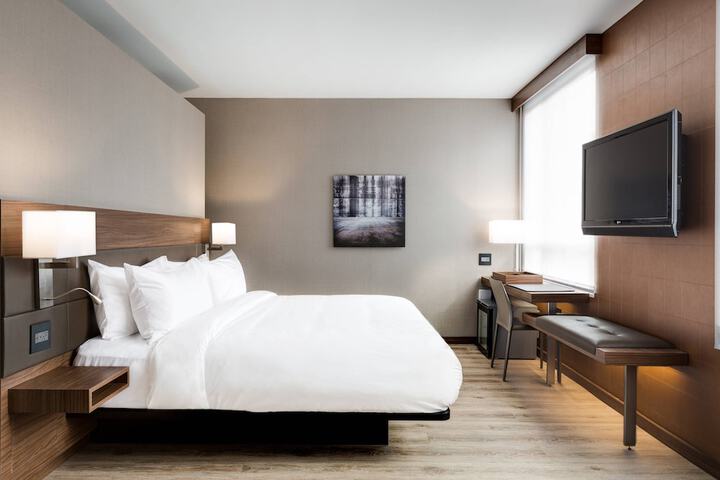 Room 32 of 78