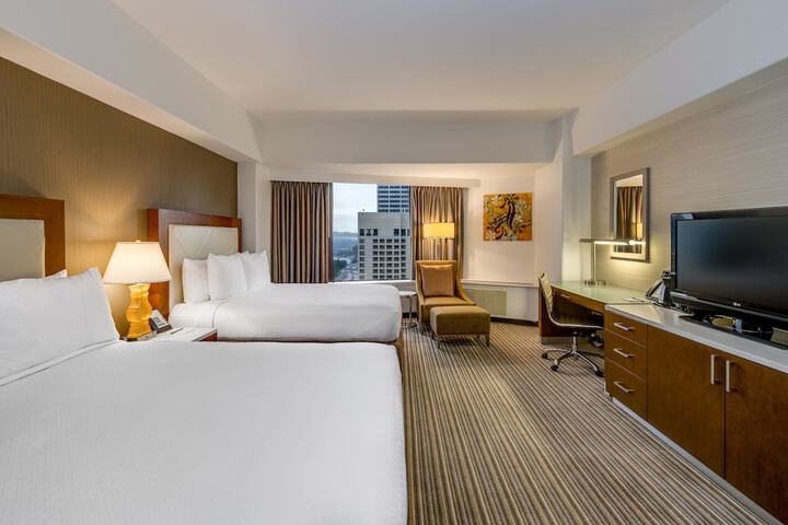 Room 28 of 60
