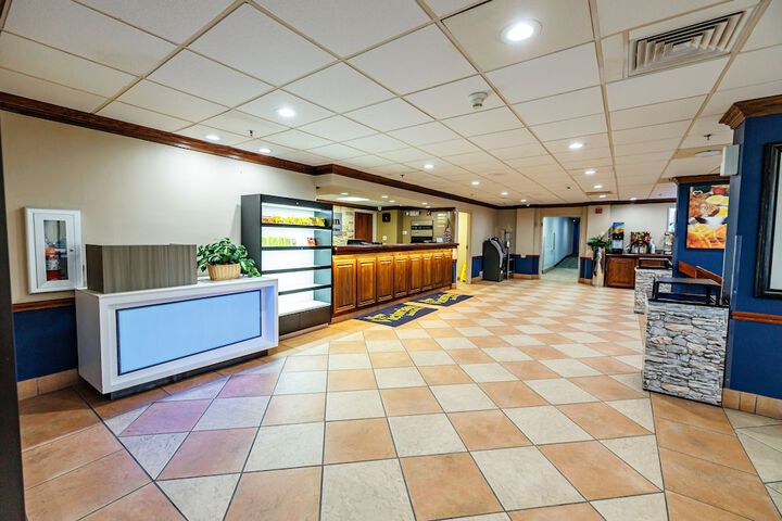 Hotel Interior 11 of 38