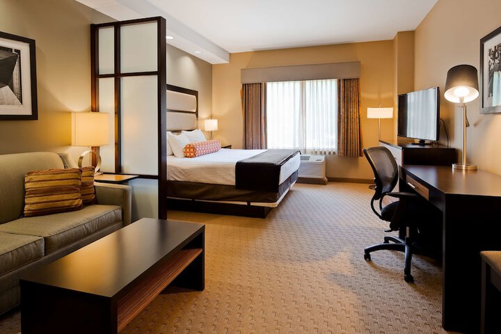 Room 14 of 22