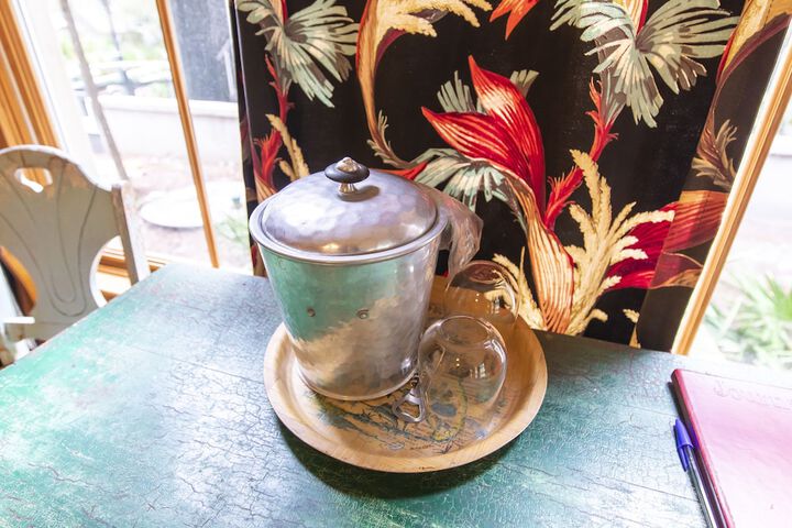 Hibiscus Coffee & Guesthouse