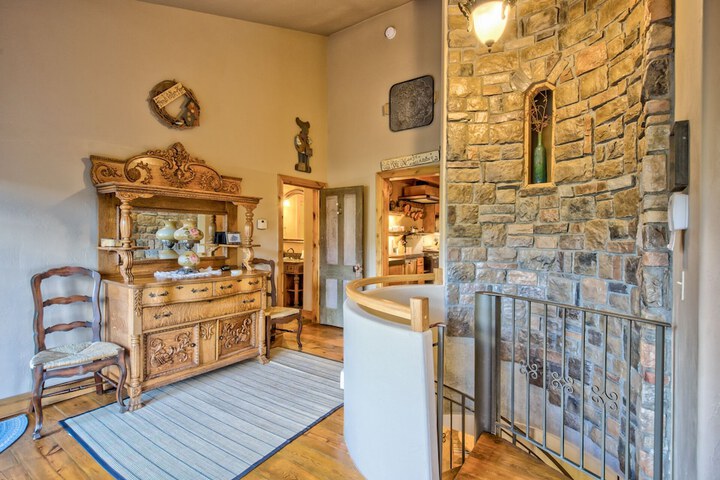 Mountain Getaway Cabinhot Tub & Pool Table4bd