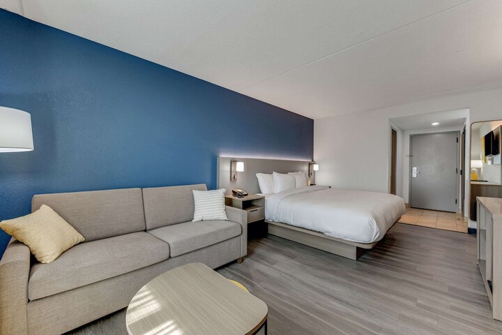 Room 16 of 37