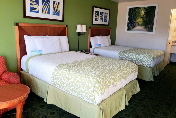 Room 9 of 19