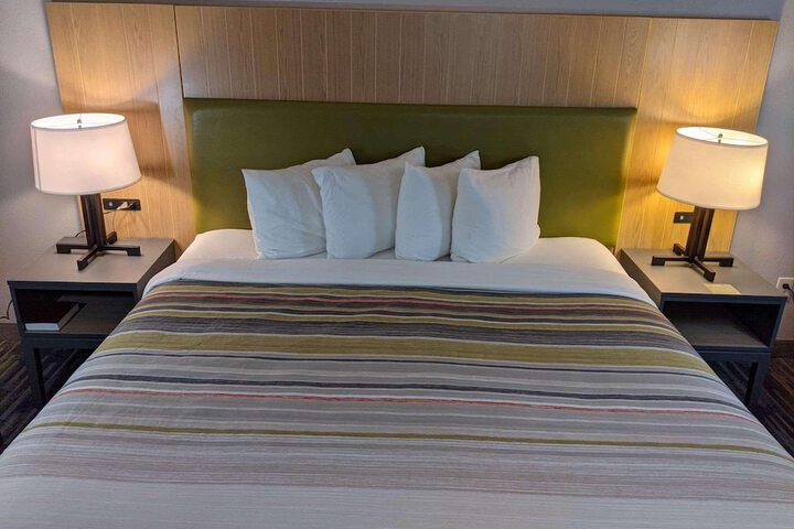 Room 6 of 37