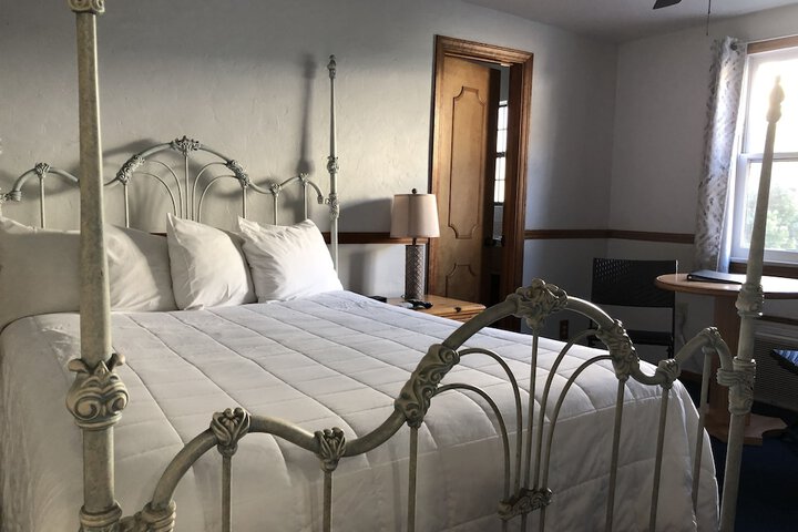 Room 26 of 162