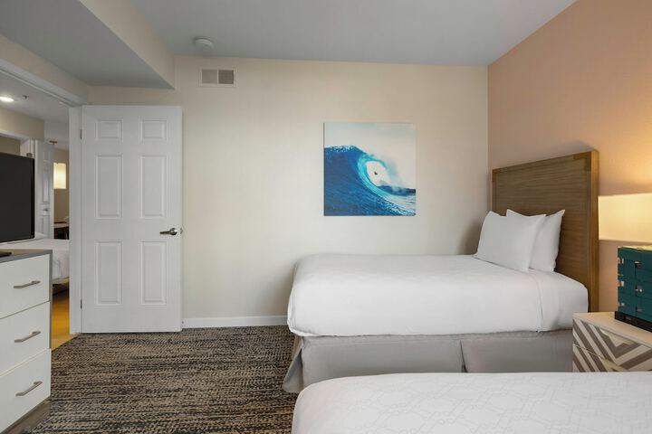 Room 32 of 38