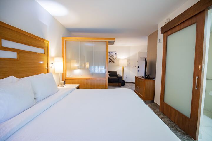 Room 18 of 44