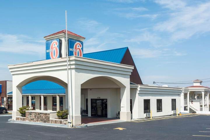 Motel 6 Calhoun GA