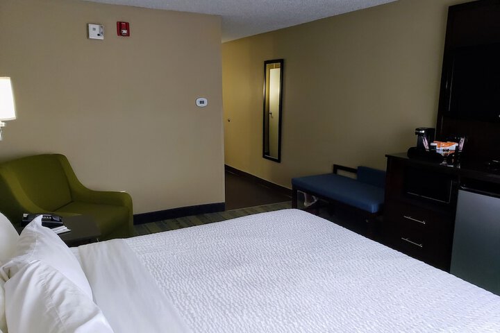 Room 44 of 131