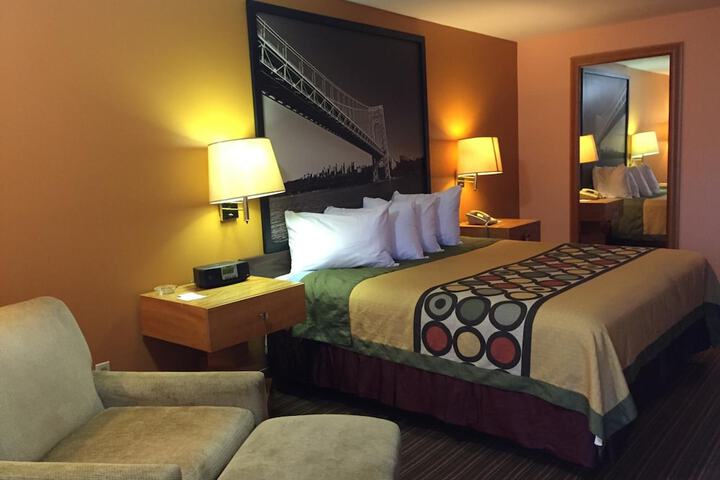 Room 29 of 33