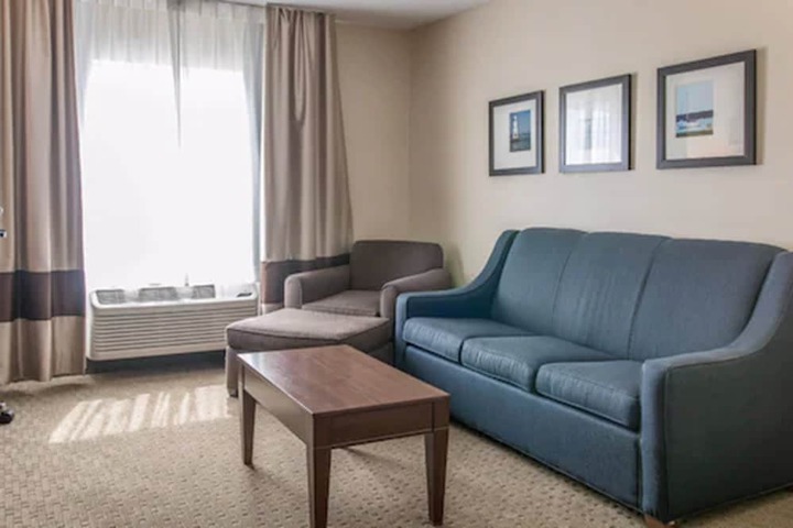 Room 25 of 42