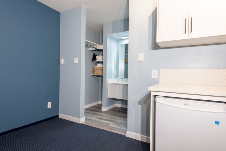 Room 32 of 71