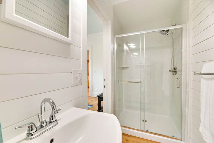 Spacious Naples Vacation Rental w / Private Hot Tub