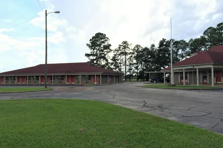 Hotel 11 of 37