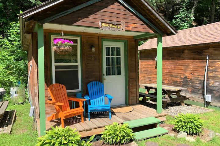 Pine Crest Motel & Cabins