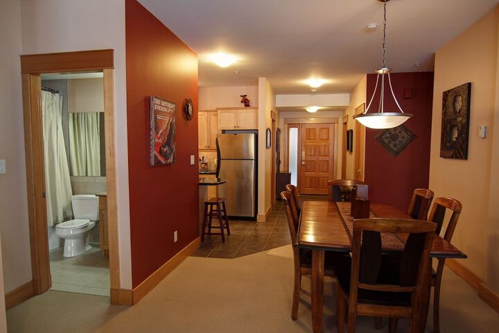 Room 7 of 12