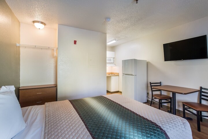 Room 17 of 25