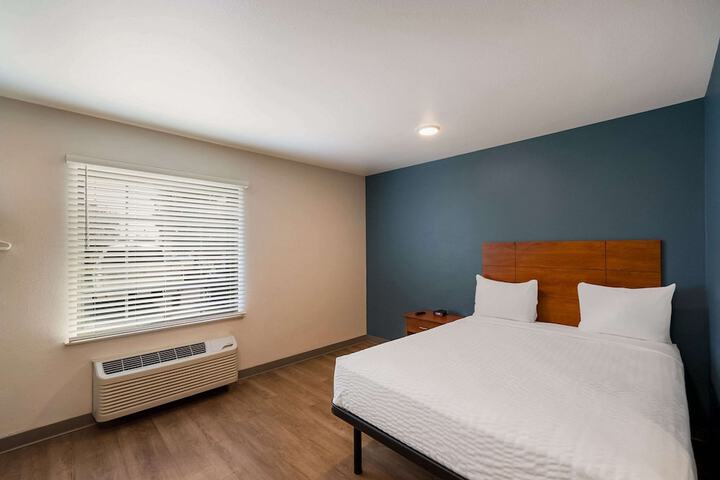 Room 25 of 59
