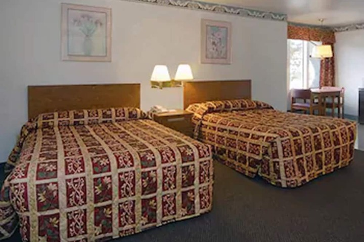 Room 17 of 18