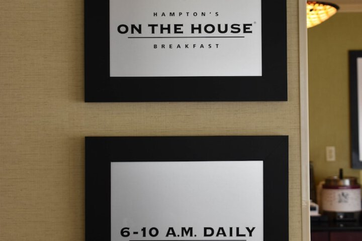 Breakfast/Coffee Service 72 of 85