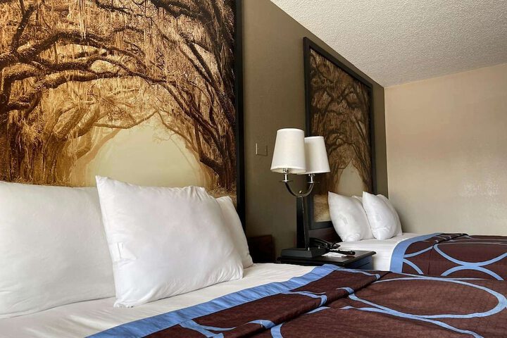 Room 15 of 20
