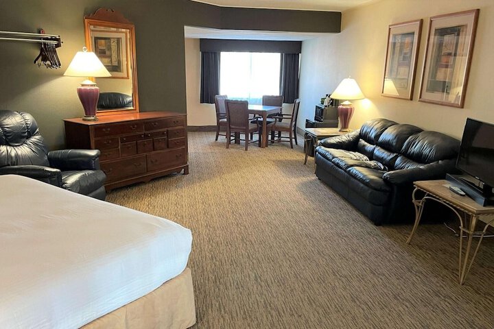 Crossroads Hotel and Event Center