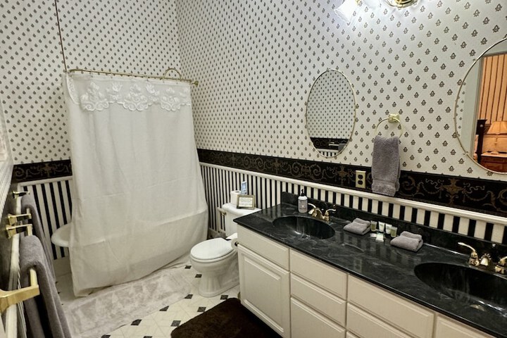 Room 20 of 24