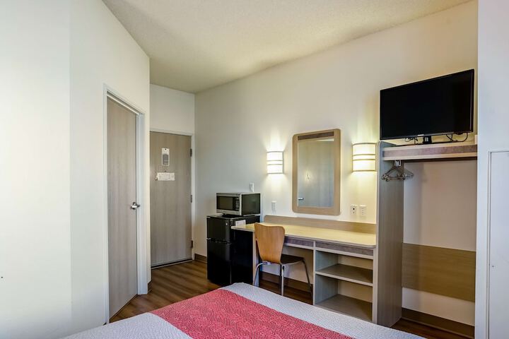 Room 15 of 22