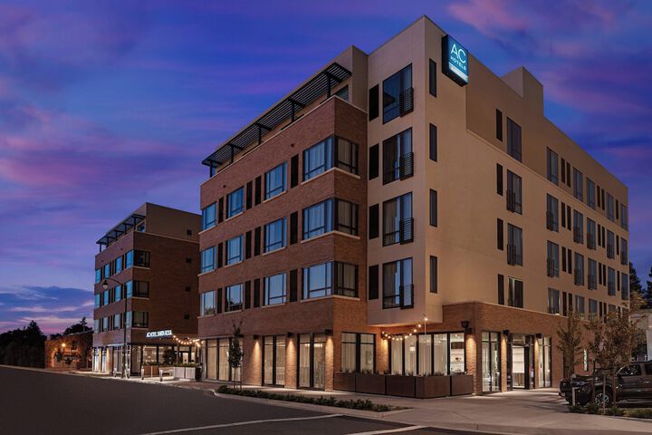 AC Hotel by Marriott Santa Rosa Sonoma Wine Country
