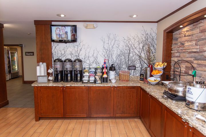 Staybridge Suites Bowling Green by IHG