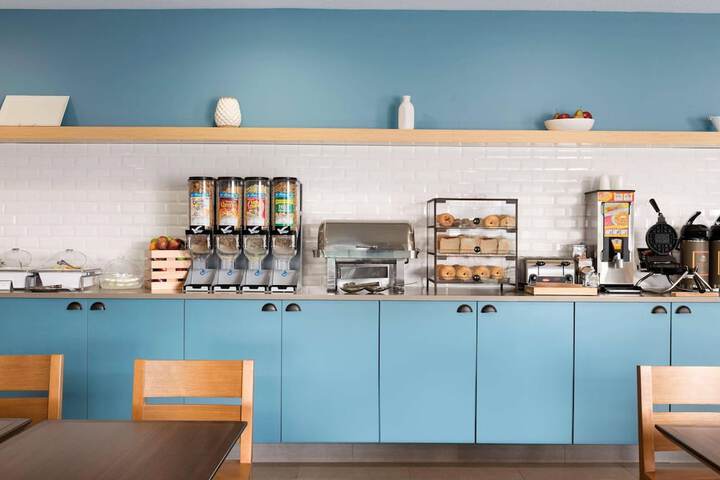 Country Inn & Suites by Radisson Romeoville I-55