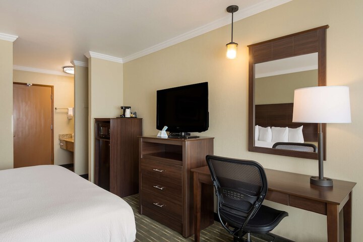 Room 9 of 31