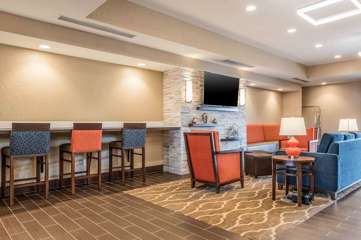 Hotel Interior 10 of 40
