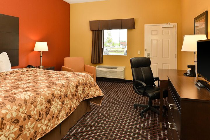 Room 10 of 26