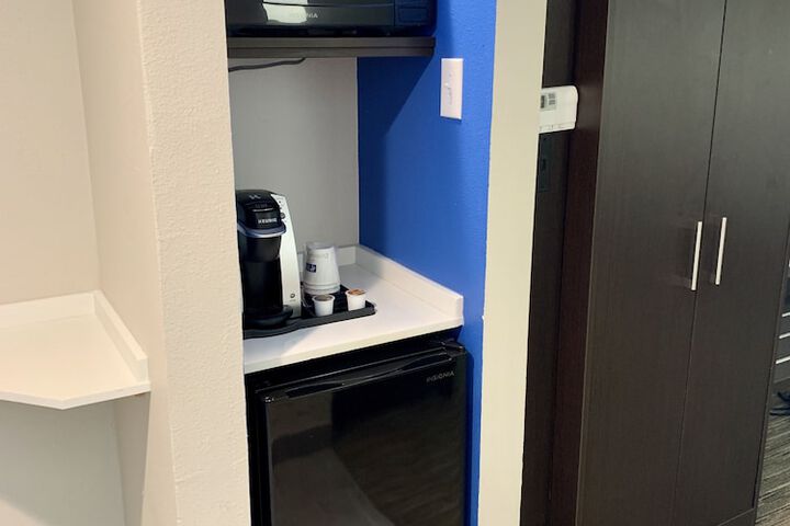 Holiday Inn Express & Suites Longview North by IHG