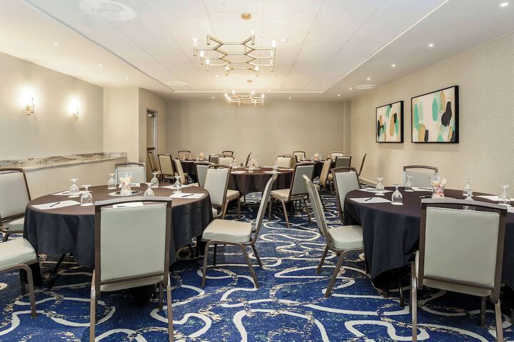 DoubleTree by Hilton Austin - University Area