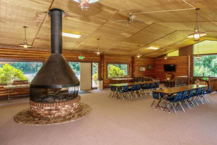 Chehalis Camping Resort Bunkhouse Cabin 6
