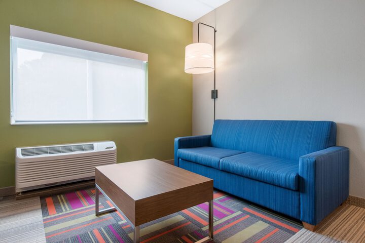 Room 40 of 87