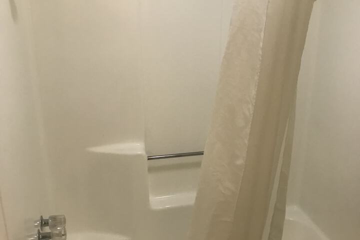 Room 11 of 28