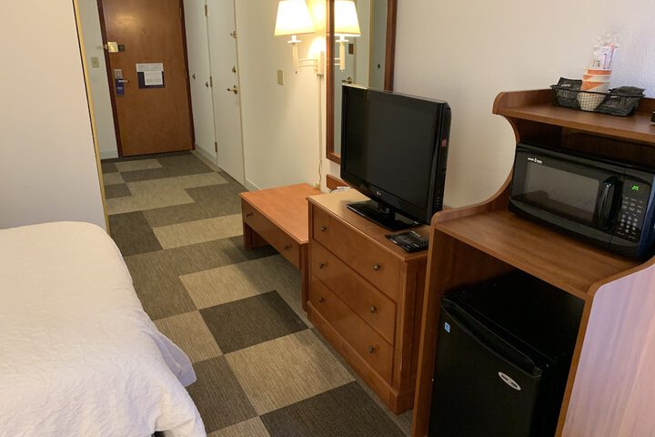 Room 32 of 97