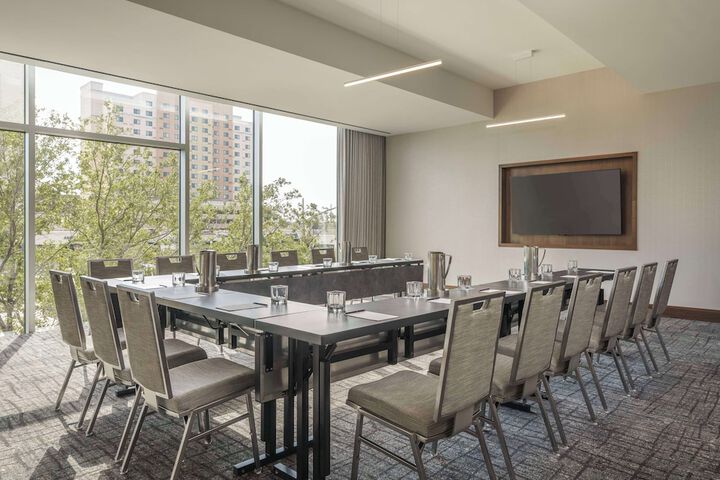 Hyatt Regency Houston / Galleria