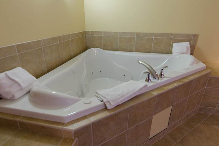 Hot Tub 46 of 55
