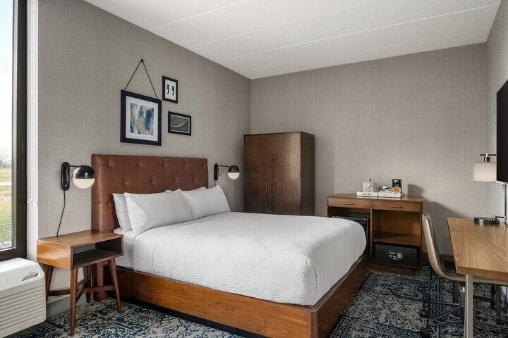 Room 13 of 25