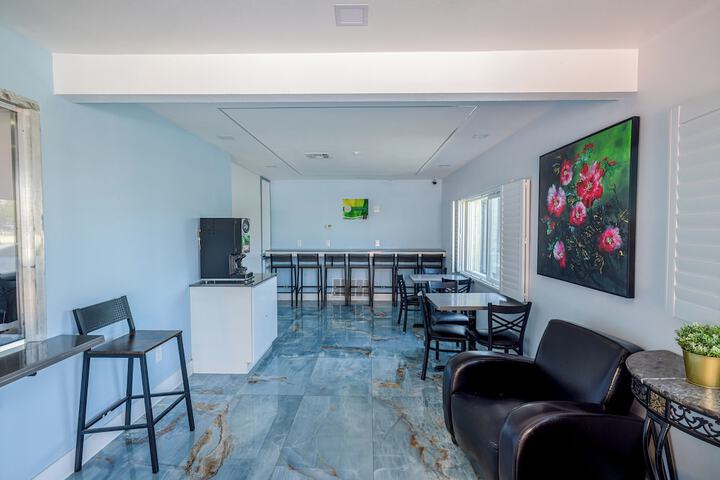Hotel Avenida Victorville I 15