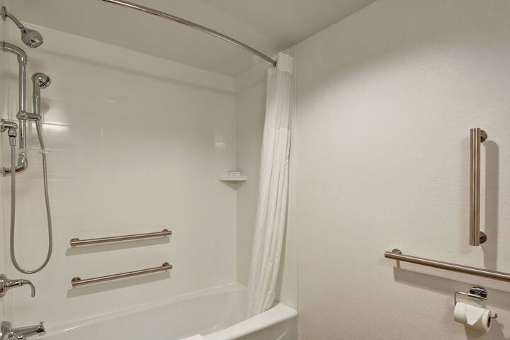 Room 27 of 70