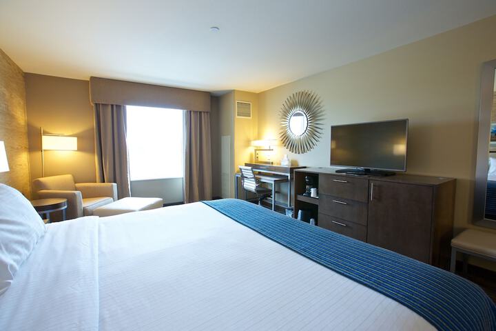 Holiday Inn Express Fargo SW - I-94 Medical Center by IHG