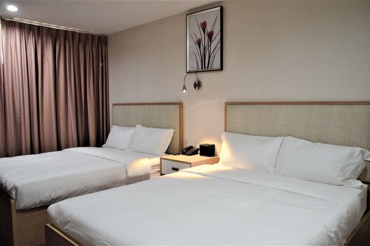 Room 17 of 26