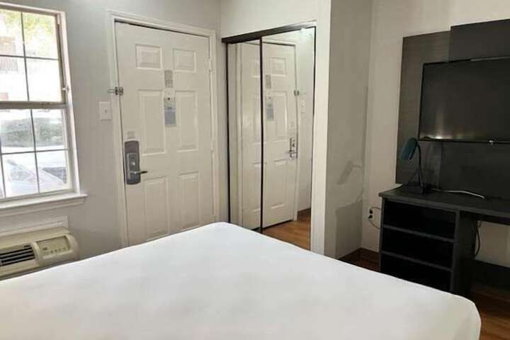 Room 18 of 38