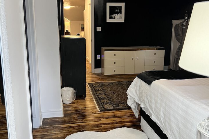 Room 32 of 134
